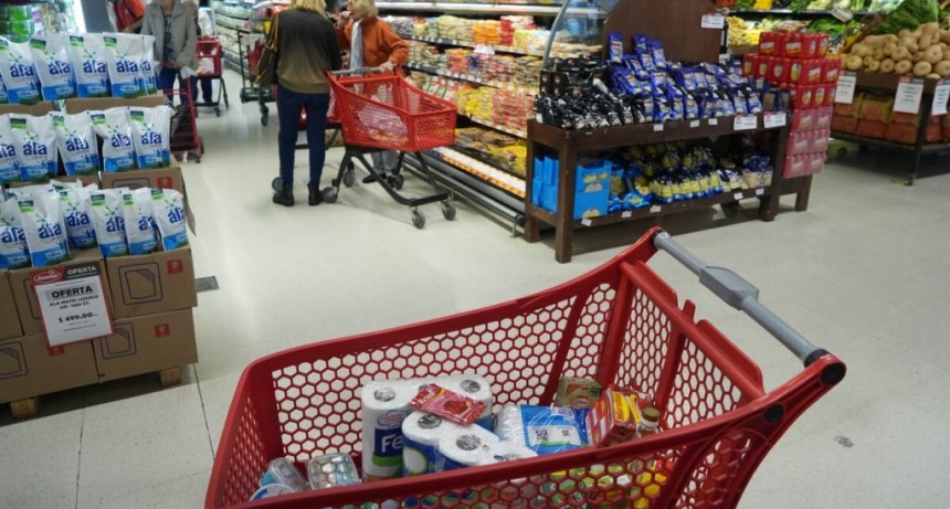 Estiman que la inflaci&oacute;n trep&oacute; a casi 30% en diciembre y super&oacute; el 200% en 2023