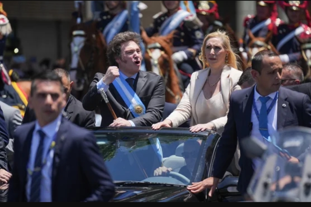 El Gobierno prev&eacute; gastar varios millones de pesos en maletines bal&iacute;sticos para la custodia de Milei
