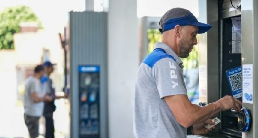 YPF se sum&oacute; al nuevo aumento de las naftas y subi&oacute; sus precios un 26%