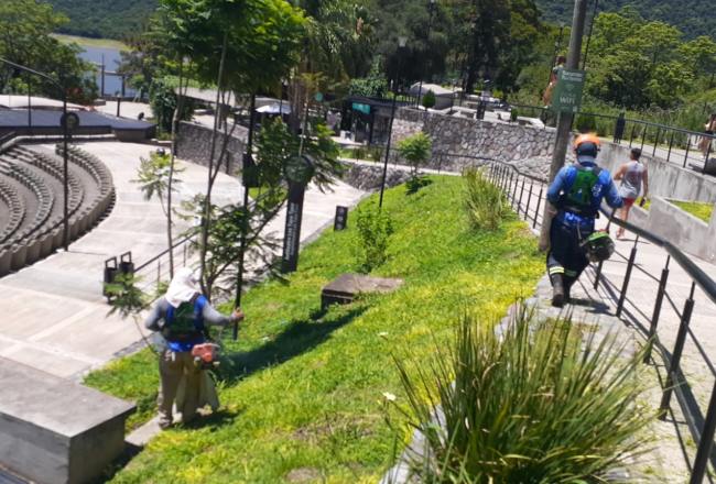 Trabajan en el desmalezamiento y mantenimiento de zonas tur&iacute;sticas