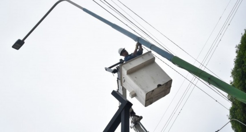 Recuperan el alumbrado en la avenida Francisco de Aguirre