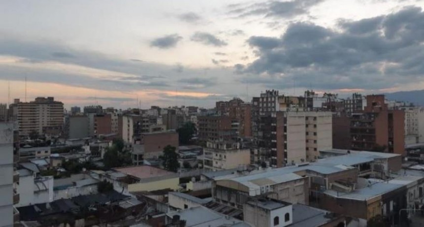 Viernes nublado y con algunas lluvias se espera en Tucum&aacute;n