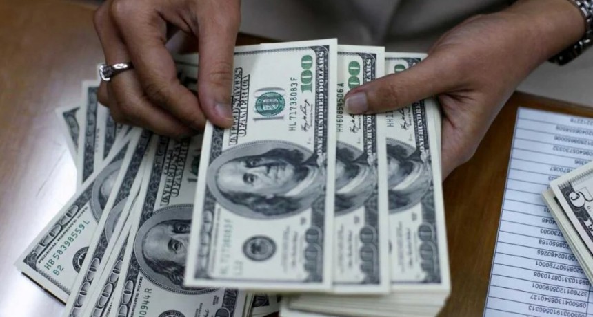 El d&oacute;lar sigue en alza y vuelve a su m&aacute;ximo nominal