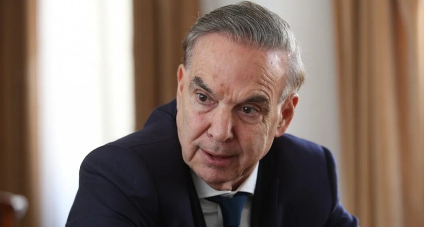 Pichetto neg&oacute; haber tenido reuniones por fuera de la C&aacute;mara de Diputados y desacredit&oacute; a Sturzenegger: "No es funcionario"