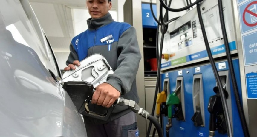 Podr&iacute;a aumentar de nuevo la nafta en febrero por la suba de un impuesto