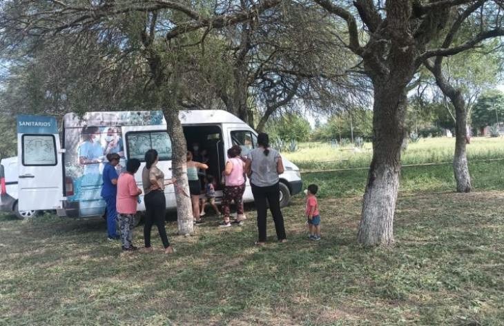 Operativo sanitario en Los Herrera: 150 personas atendidas y más de 40 vacunas contra el dengue aplicadas