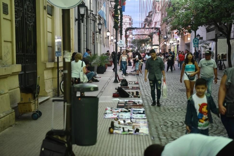 El Municipio abre un canal de diálogo con vendedores ambulantes a fin de ordenar la vía pública