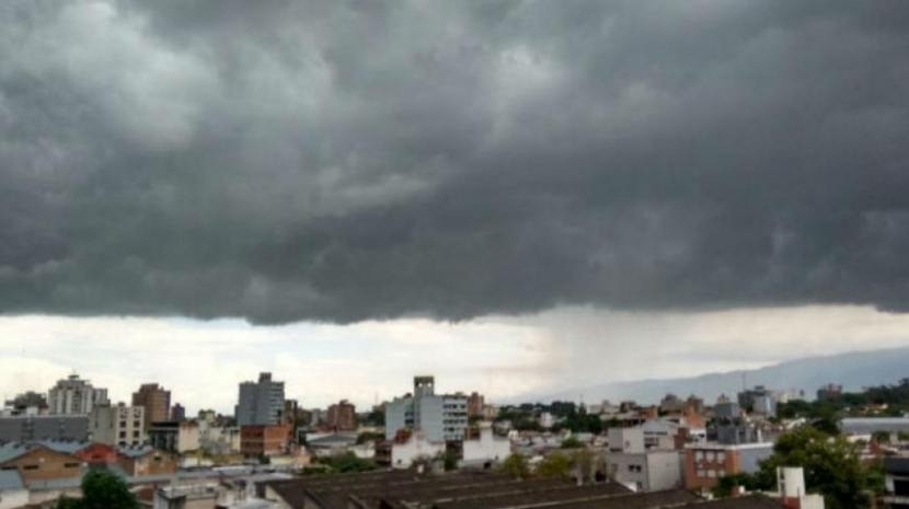 Anuncian tormentas y chaparrones en zonas localizadas de Tucumán