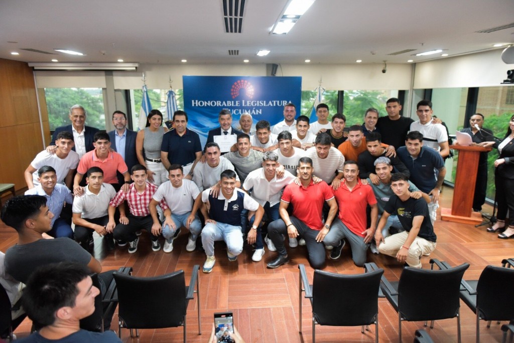 La Legislatura reconoció a los campeones de la Liga Tucumana de Fútbol