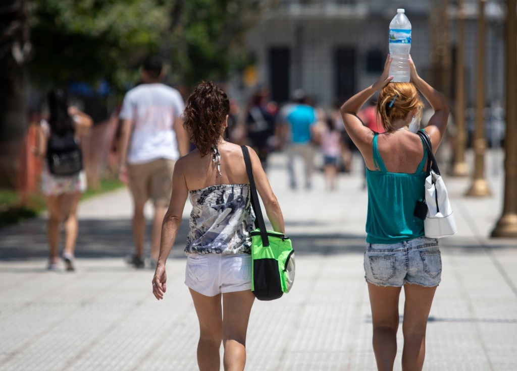 “Pueden ser peligrosas”: Alerta amarilla en Tucumán por altas temperaturas