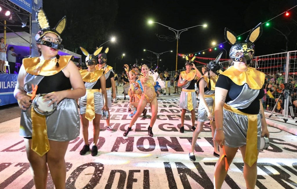 Fiesta, color y multitud: cómo siguen los corsos de Aguilares 