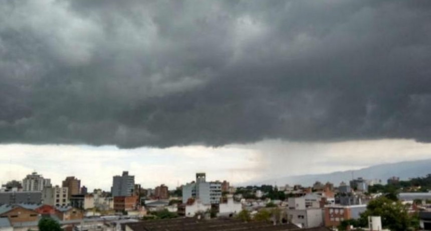 Anuncian tormentas y chaparrones en zonas localizadas de Tucumán