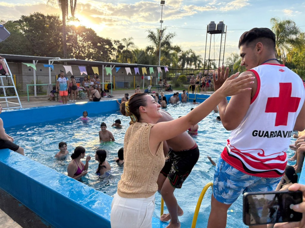 Paula Quiles inauguró la temporada de verano y baños en el complejo Batalla de Tucumán 
