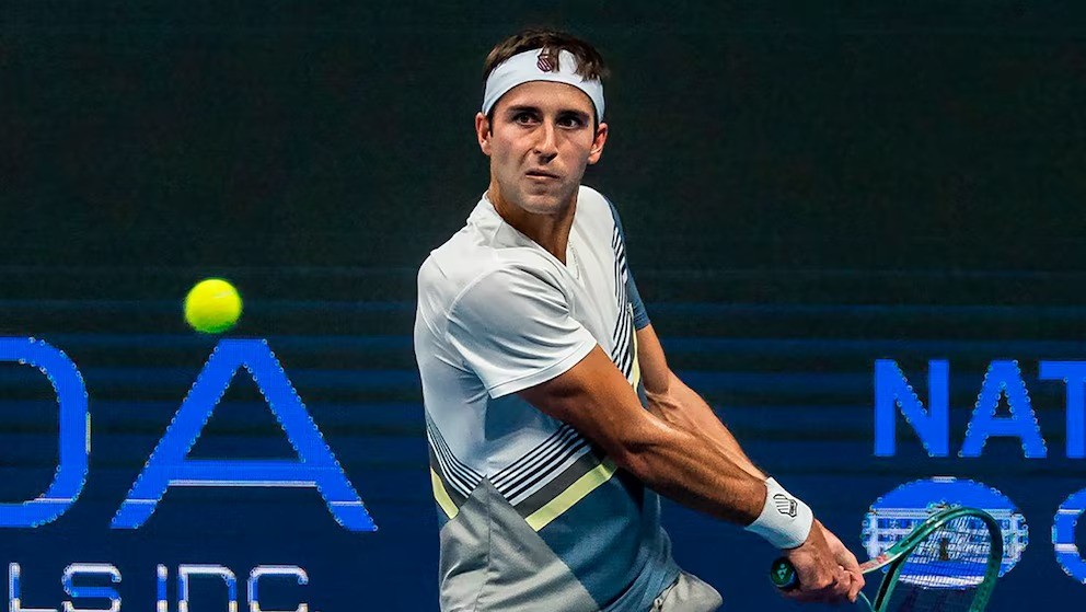 Etcheverry inicia 2026 con victoria y será el único argentino en segunda ronda en Hong Kong