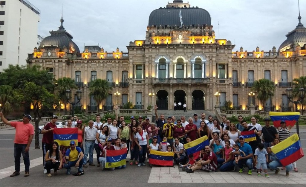 Expectativa y angustia: la mirada de una venezolana en Tucumán sobre la captura de Maduro y la transición incierta