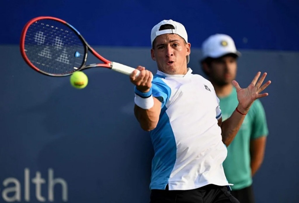Sebastián Báez supera una prueba difícil en su debut en el ATP de Auckland