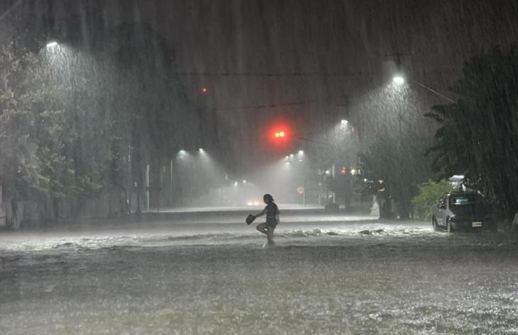 Defensa Civil reporta un rayo que impactó una vivienda en El Bracho durante la tormenta