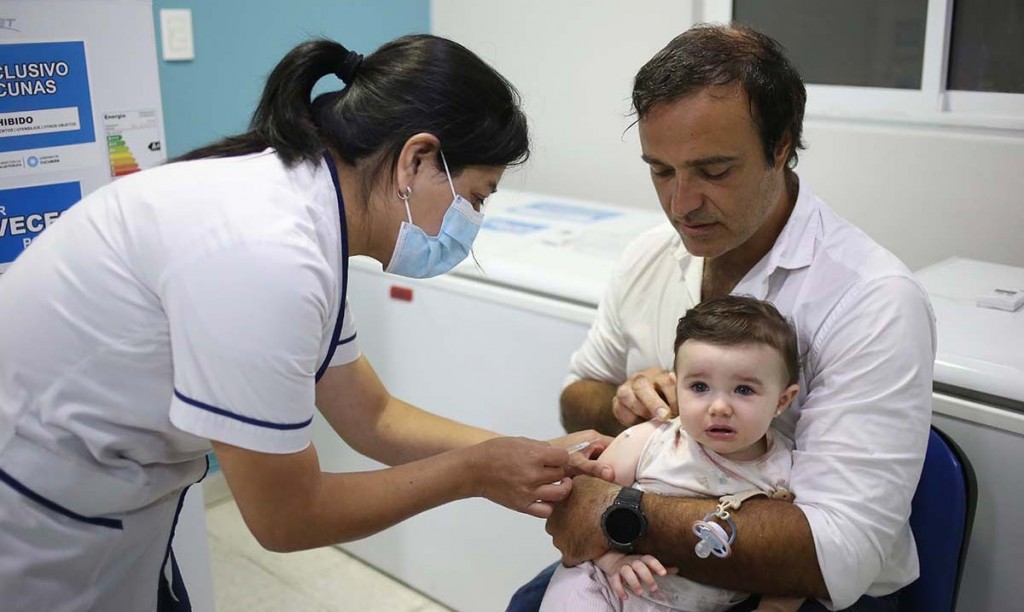 Refuerzan la vacunación infantil en Tucumán para el ingreso escolar