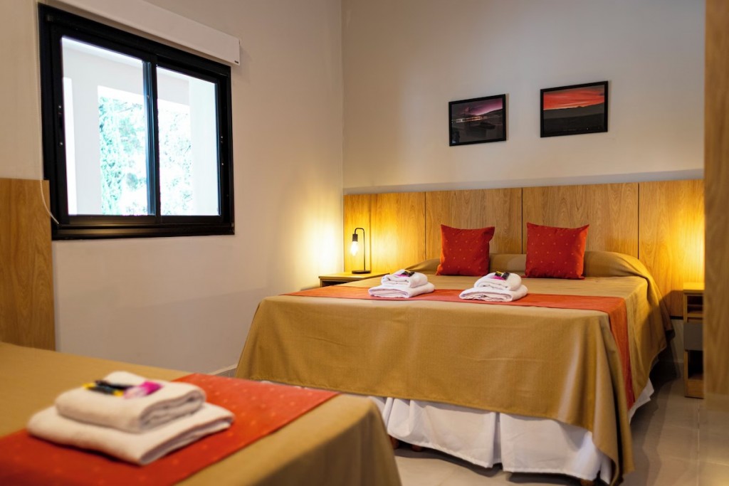 Inauguran 12 nuevas habitaciones en la Hostería La Angostura para potenciar el turismo en El Mollar