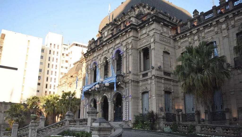 Informe fiscal muestra a Tucumán entre las provincias que más gastaron y cayeron en rojo