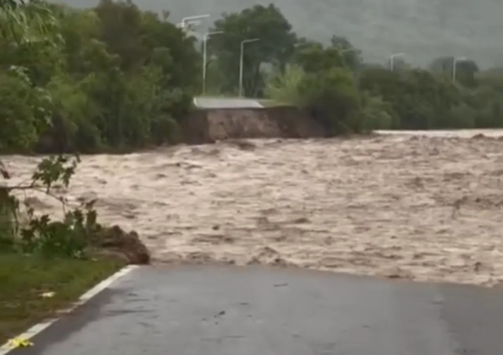 Lules: el río se llevó parte del asfalto de la Ruta 321 y provocó evacuaciones