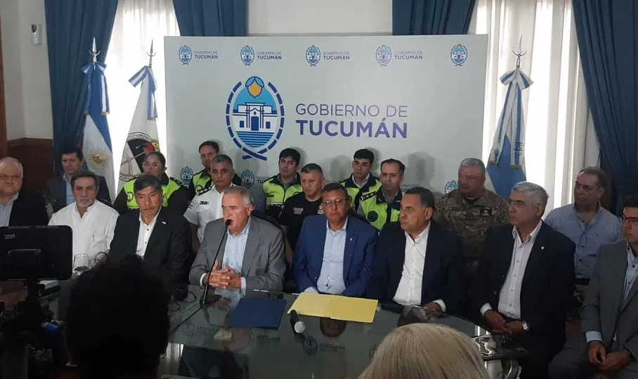Jaldo defiende su licencia y acusa a 