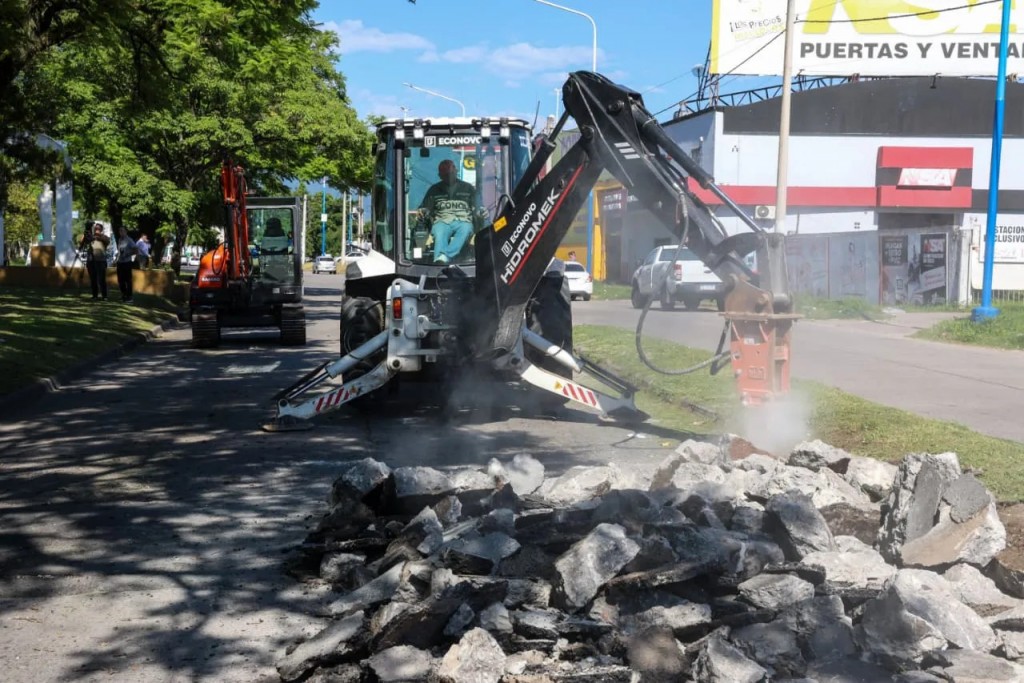Municipalidad de la Capital inicia la reconstrucción del pavimento de la avenida Kirchner con 200 paños de hormigón