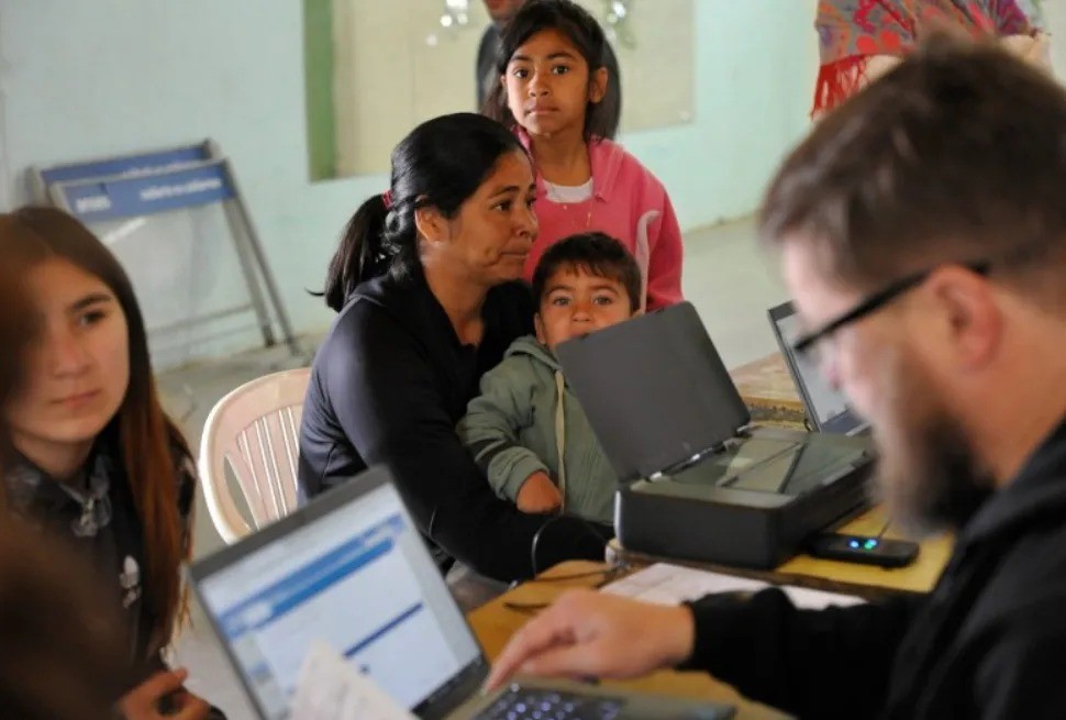 ANSES actualizó las Asignaciones Familiares: suben 2,85% en febrero y aumenta el tope de ingresos para cobrarlas