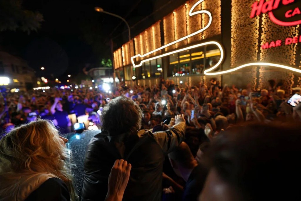 Milei en Mar del Plata: ensayo en el Roxy con Fátima Florez y visita a Lucciano's previo a La Derecha Fest