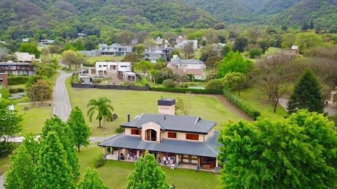 Deuda impositiva en Tucumán: el Gobierno va a la Justicia contra 140 countries y barrios privados