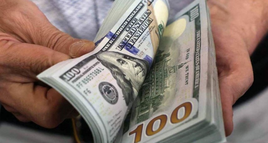 El dólar arranca 2026 con alzas tras el debut de las nuevas bandas cambiarias