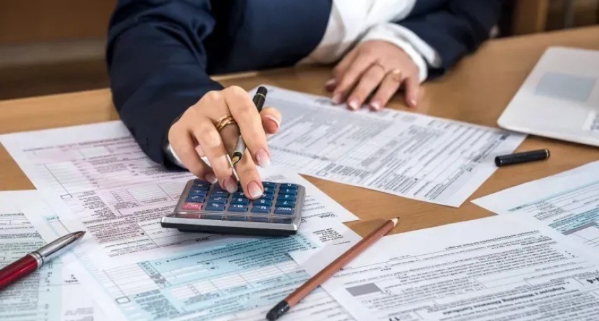 Según un estudio, la presión tributaria en 2025 fue la más baja de la última década en Argentina