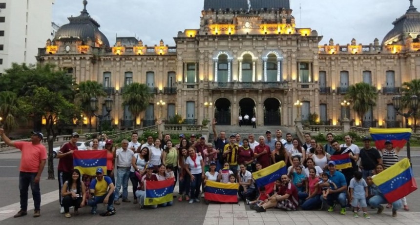 Expectativa y angustia: la mirada de una venezolana en Tucumán sobre la captura de Maduro y la transición incierta