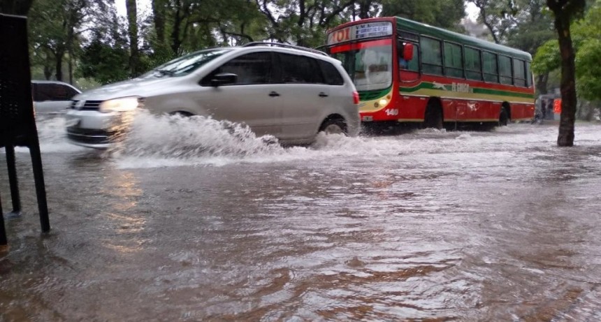 Tras las intensas lluvias en Tucumán, 14 personas fueron evacuadas en Tafí Viejo