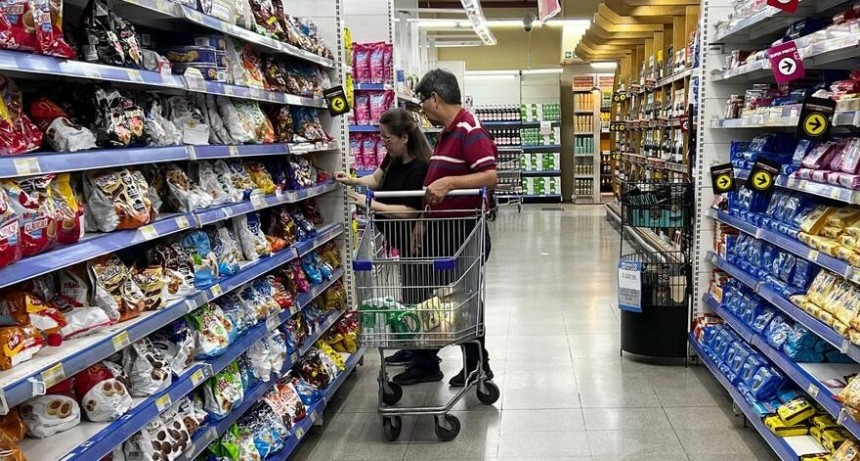 Alimentos y bebidas arrancan enero con una inflaci&oacute;n semanal del 0,6%, seg&uacute;n consultora privada