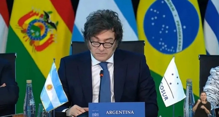 Milei viaja a Asunci&oacute;n para la hist&oacute;rica firma del acuerdo Mercosur-Uni&oacute;n Europea