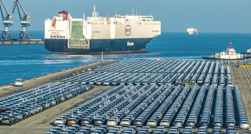 Caputo defiende la llegada de 5.000 autos chinos: "La apertura har&aacute; bajar los precios de los 0 km"