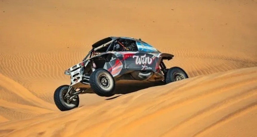 Cavigliasso se subi&oacute; al podio en el Dakar tras conquistar el tercer lugar