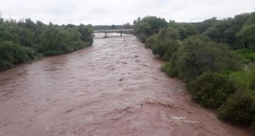Tafí del Valle: crecida de ríos anega calles y complica el acceso a barrios tras las intensas lluvias