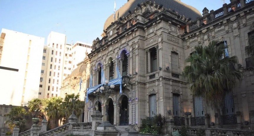 Informe fiscal muestra a Tucumán entre las provincias que más gastaron y cayeron en rojo