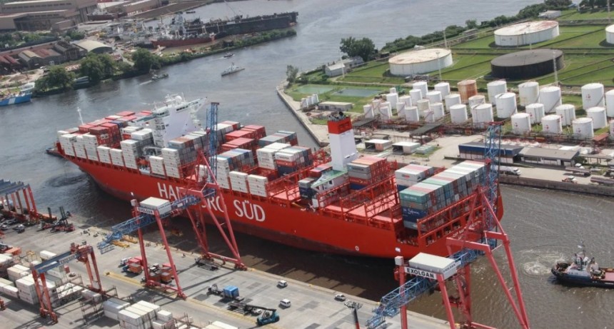 Comercio exterior en alza: exportaciones e importaciones crecieron en diciembre y generaron un super&aacute;vit de US$1.892 millones