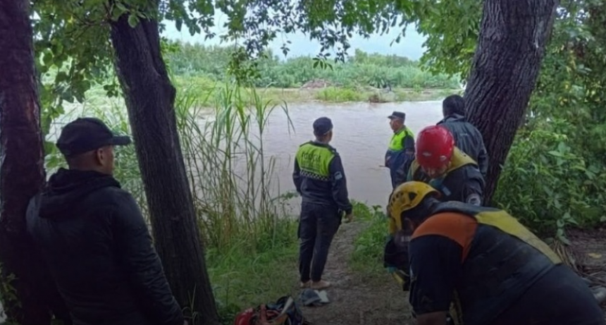 Hallan el cuerpo de Julio Cruz, el hombre que se lanzó al río Salí para rescatar a sus dos hijos