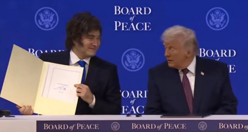 En el Foro de Davos, Milei adhiere al Consejo de la Paz de Trump que busca mediar en Gaza y otros conflictos