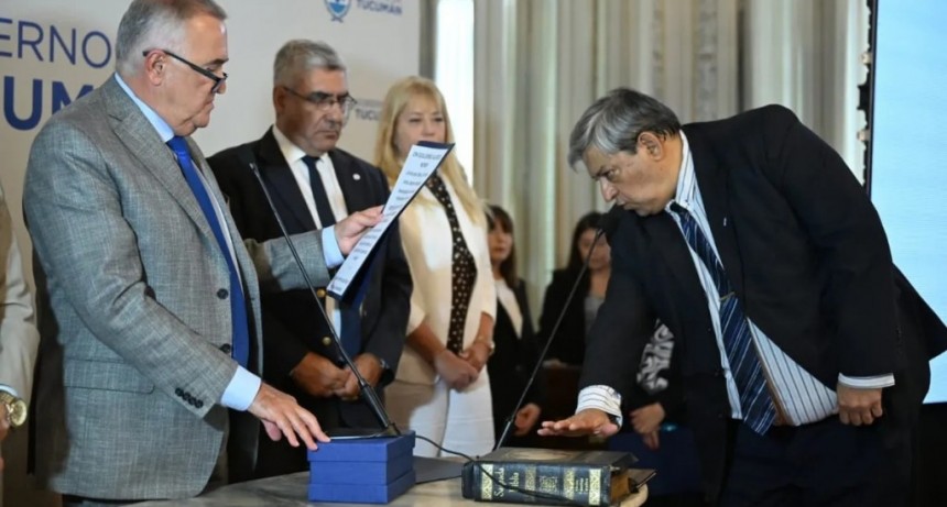 Jaldo tom&oacute; juramento al nuevo interventor de la Caja Popular de Ahorros, Guillermo Norry