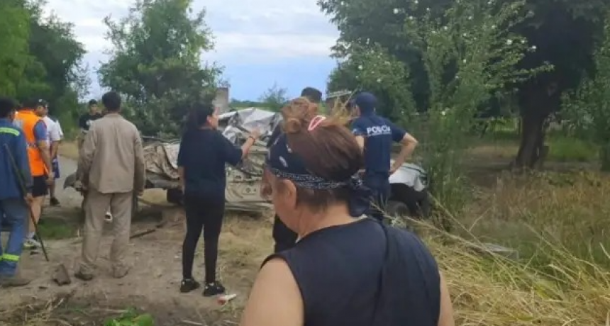 Accidente fatal en Ruta 323: un hombre muri&oacute; al caer con su camioneta en una alcantarilla