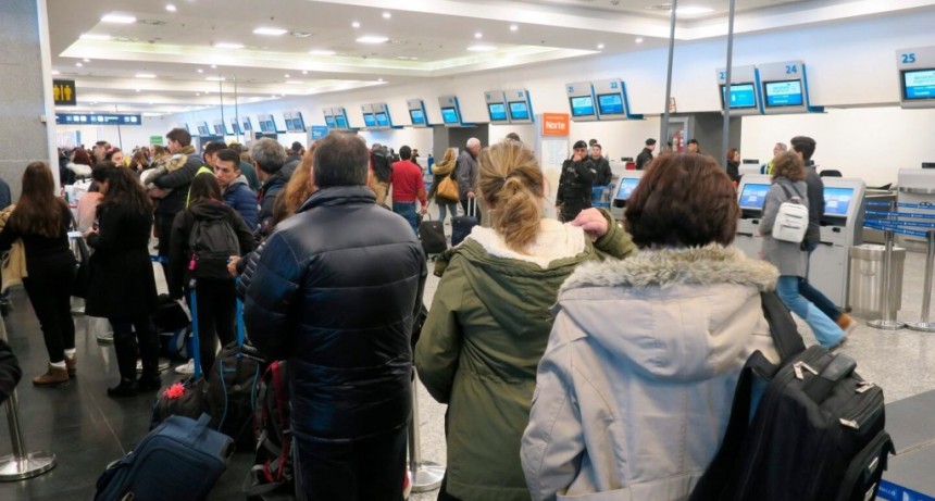 Datos del INDEC: en 2025 viajaron casi el doble de argentinos al exterior que extranjeros que ingresaron al pa&iacute;s