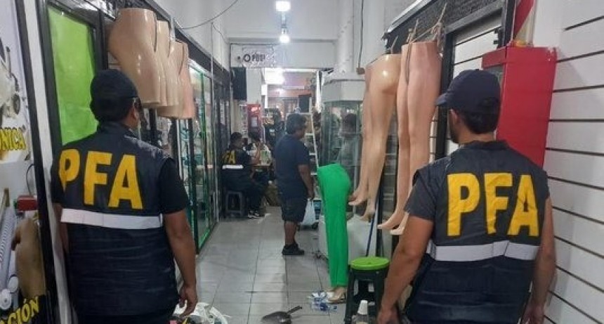 Operativo migratorio en La Matanza: detectaron a 16 extranjeros en situaci&oacute;n irregular y detuvieron a 4 por vender celulares robados