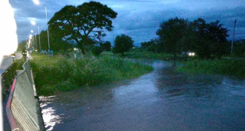 Temporal en Tucumán: evacuaciones preventivas en el sur y anegamientos por crecida de ríos tras intensas lluvias