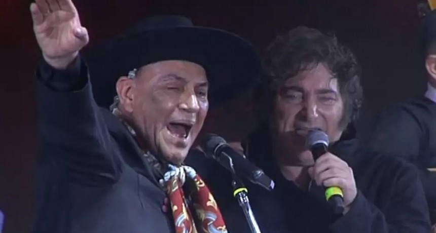 Tras cantar con Milei, expulsan al Chaqueño Palavecino de la Asociación Federal de Raíces Criollas