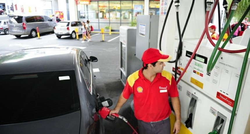 Shell aumentó un 4% los precios de sus naftas